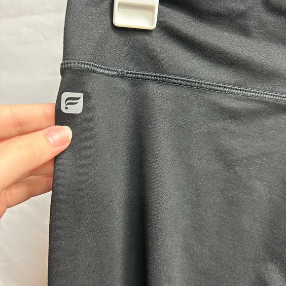 EUC Fabletics | Black Capri Legging - Picture 4 of 5